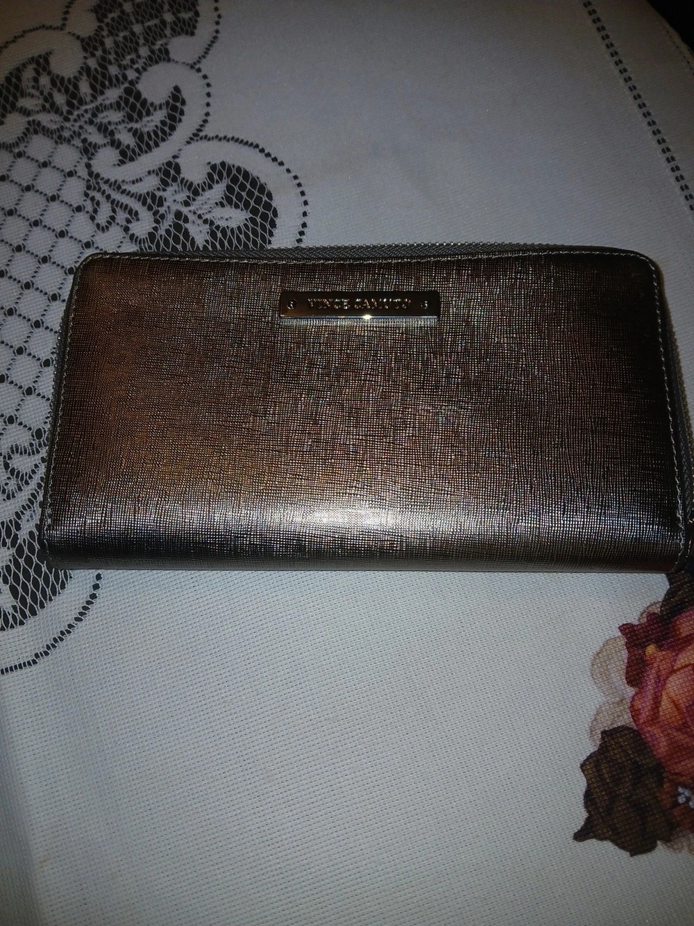 Vince Camuto Bag And Wallet Set - Picture 8 of 9